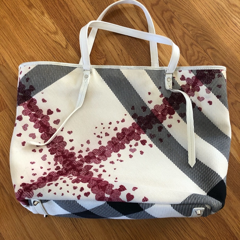 Burberry Cantley Confetti Hearts Tote